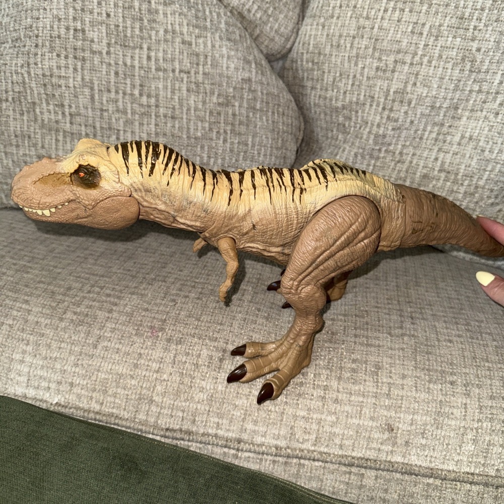 Mattel Jurassic World Dino Trackers Hunt N Chomp Tyrannosaurus Rex.